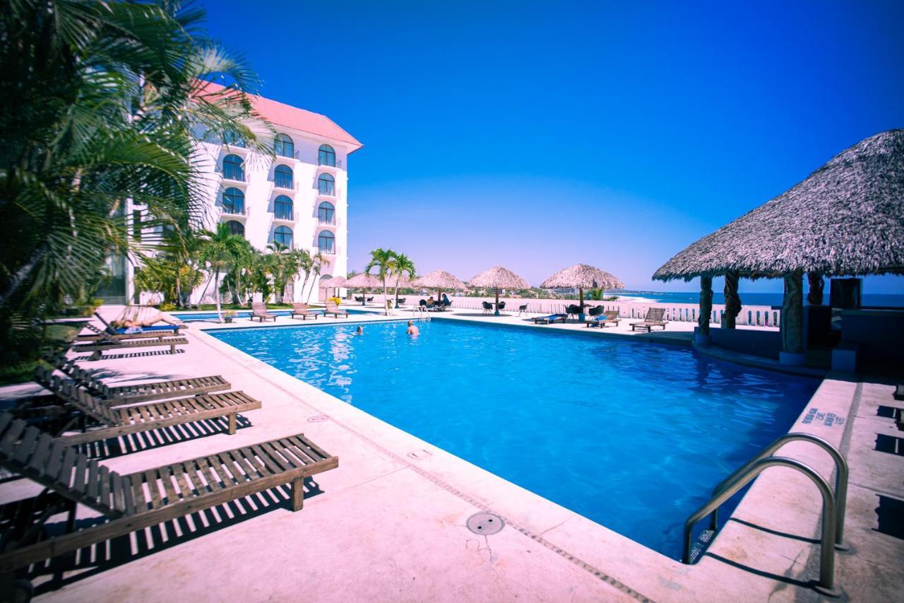 פוארטו אסקונדידו Hotel Caracol Plaza מראה חיצוני תמונה