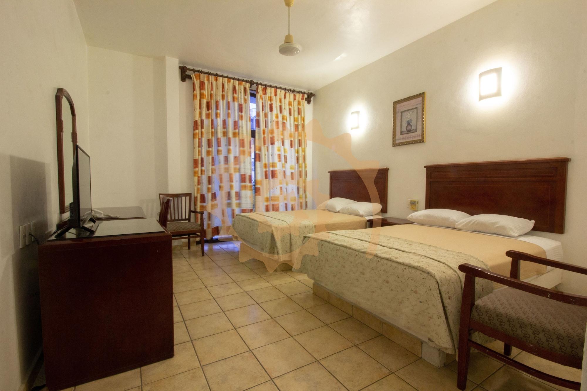 פוארטו אסקונדידו Hotel Caracol Plaza מראה חיצוני תמונה