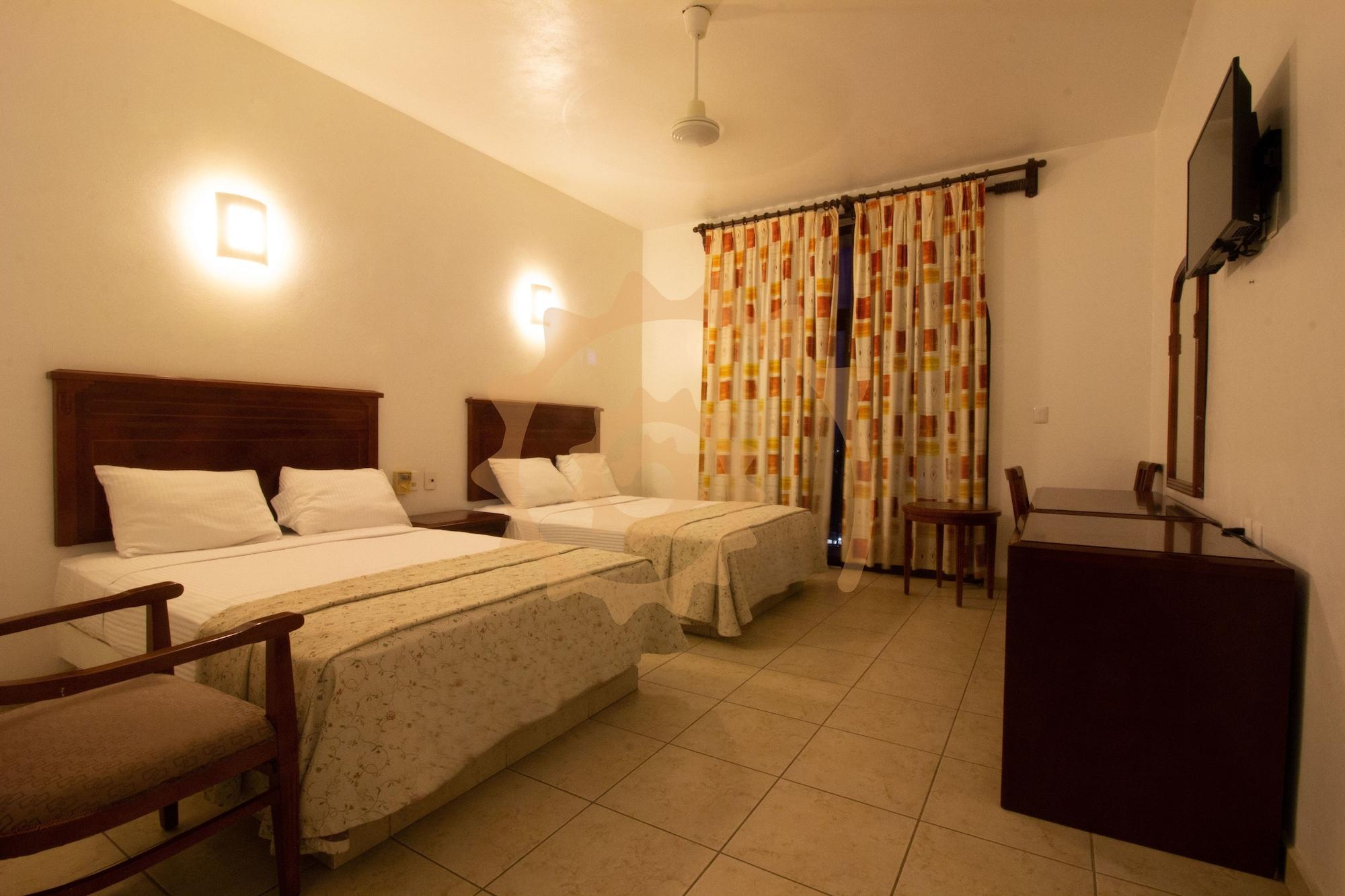 פוארטו אסקונדידו Hotel Caracol Plaza מראה חיצוני תמונה