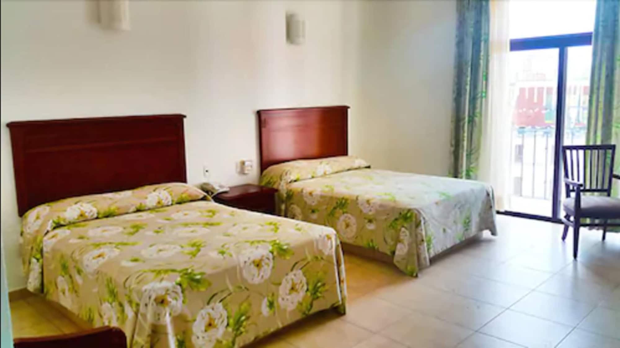 פוארטו אסקונדידו Hotel Caracol Plaza מראה חיצוני תמונה