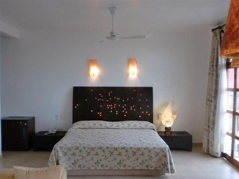 פוארטו אסקונדידו Hotel Caracol Plaza מראה חיצוני תמונה