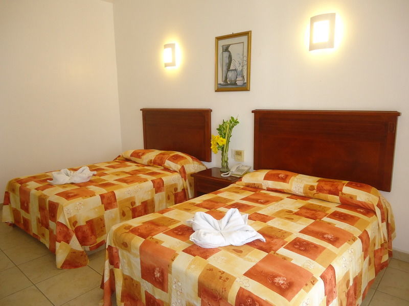 פוארטו אסקונדידו Hotel Caracol Plaza מראה חיצוני תמונה