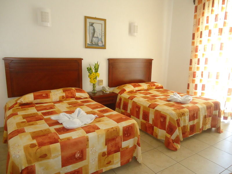 פוארטו אסקונדידו Hotel Caracol Plaza מראה חיצוני תמונה
